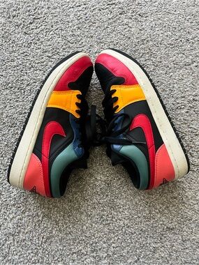 Jordan Low Top Sneaker in Black, Red, Yellow & Green